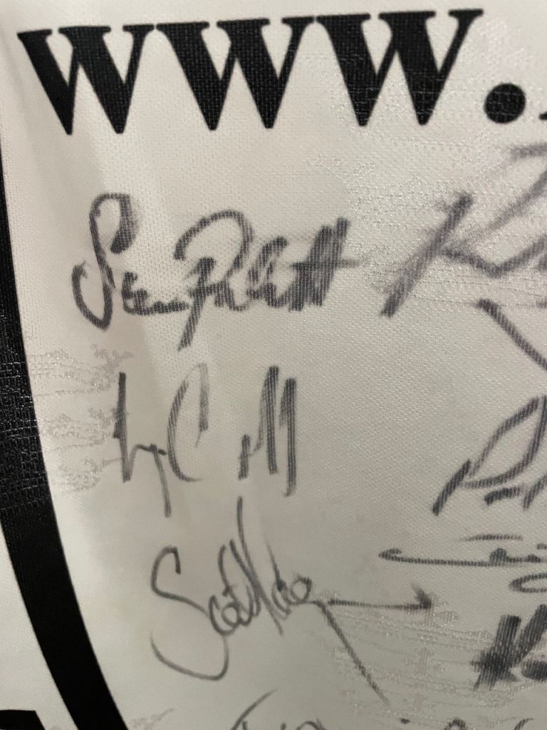 Hull fc 2001 signed shirt in excellent condition 