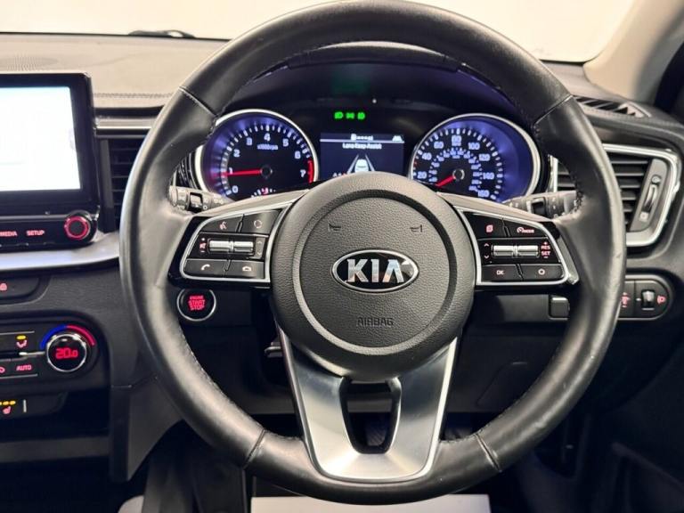 2020 Kia XCeed 1.4 T-GDi 3 FIVE DOOR 140 BHP + SAT NAV + REAR CAMERA + HEATED SEATS HATCHBACK Pet...