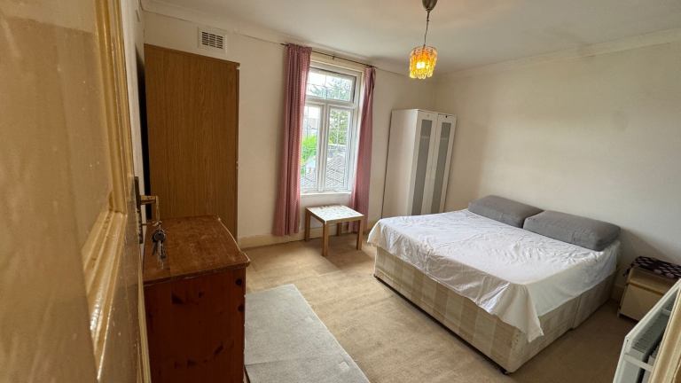 A place for rent all bills included in Croydon in south London 