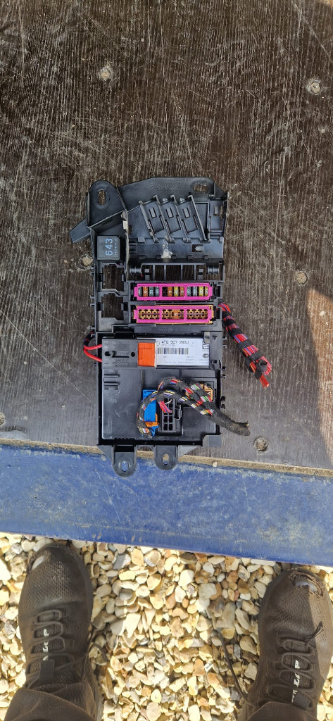 Audi A6 MK3 06-09 Comfort Convenience Module Fuse box 4F0907289J 4F0971845