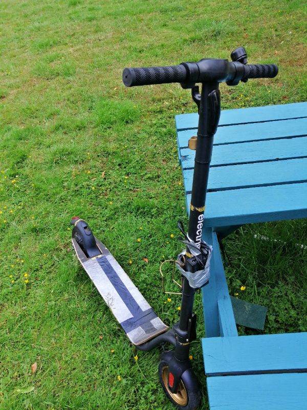 Electric scooter 