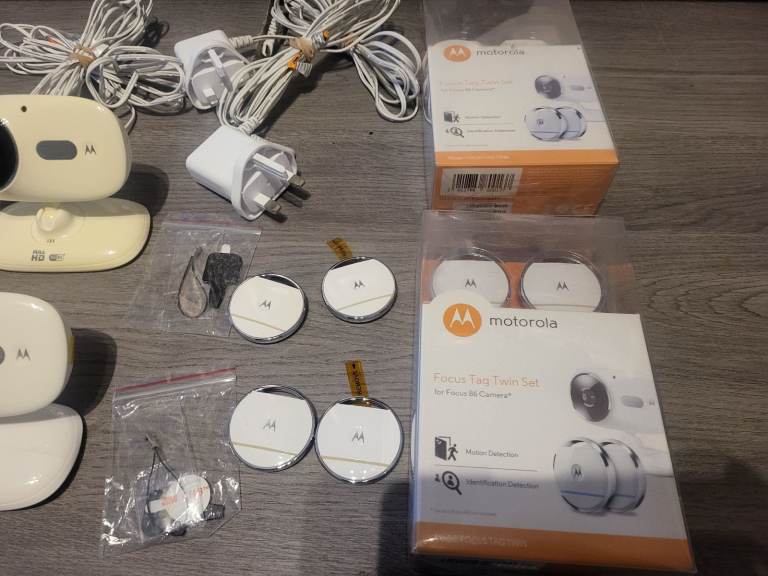 MOTOROLA SECURITY CAMERA BUNDLE