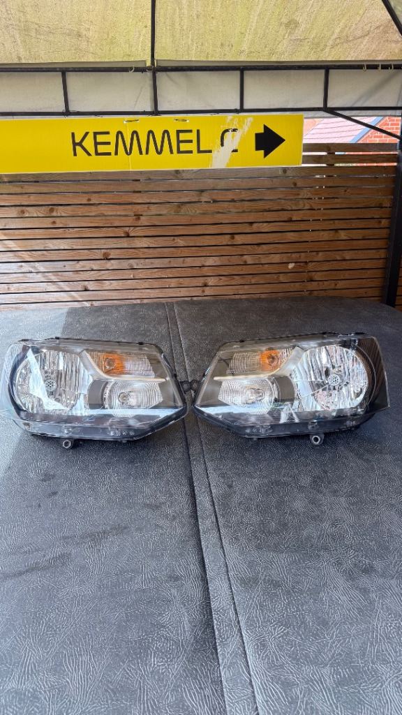 Genuine Pair of VW T5.1 Caravelle Twin H7/H1 Headlights 7E2941015G 7E2941016G
