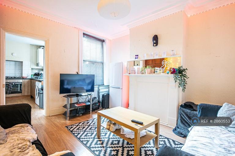 4 bedroom house in Thompson Road, Sheffield, S11 (4 bed) (#2860553)