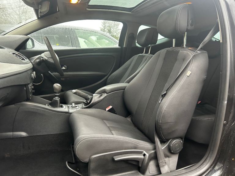 Renault Megane DYNAMIQUE TomTom, 1 year MOT, great specification, Service history! 