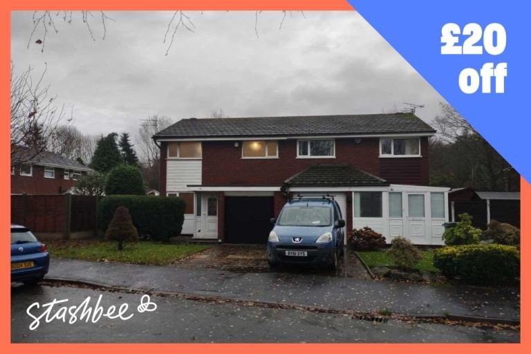 Garage to rent in Stockport (SK4) | Stashbee