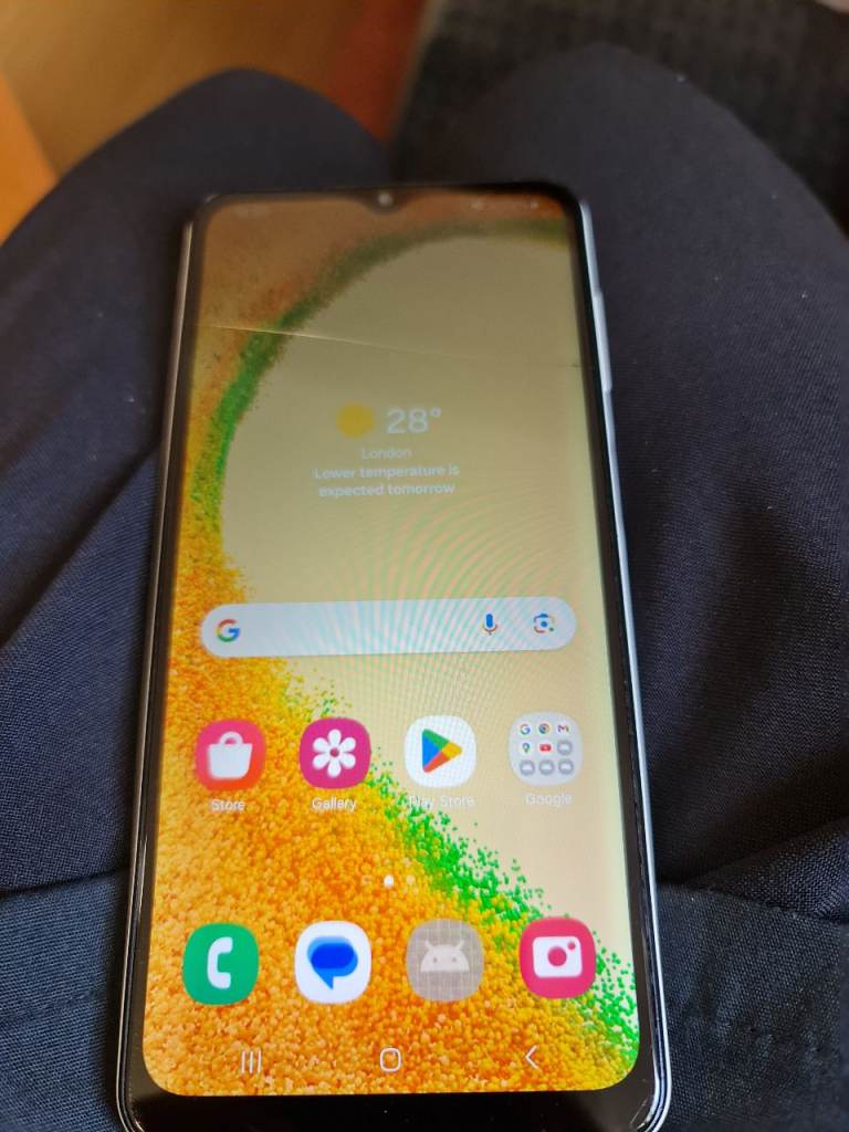 White Samsung Galaxy A04s Mobile Phone, Good Condition