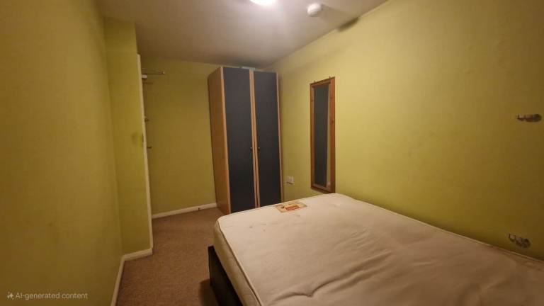 3 rooms available in a shared house