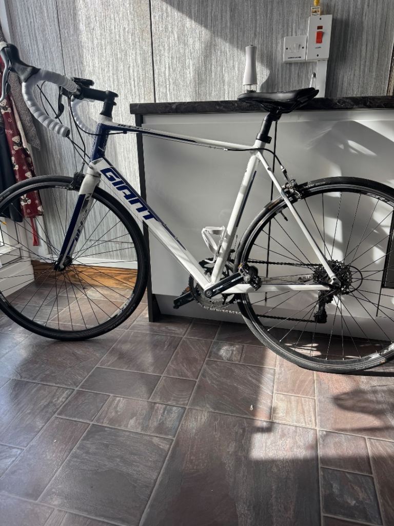 Giant defy road bike | in Kennington, London | Gumtree
