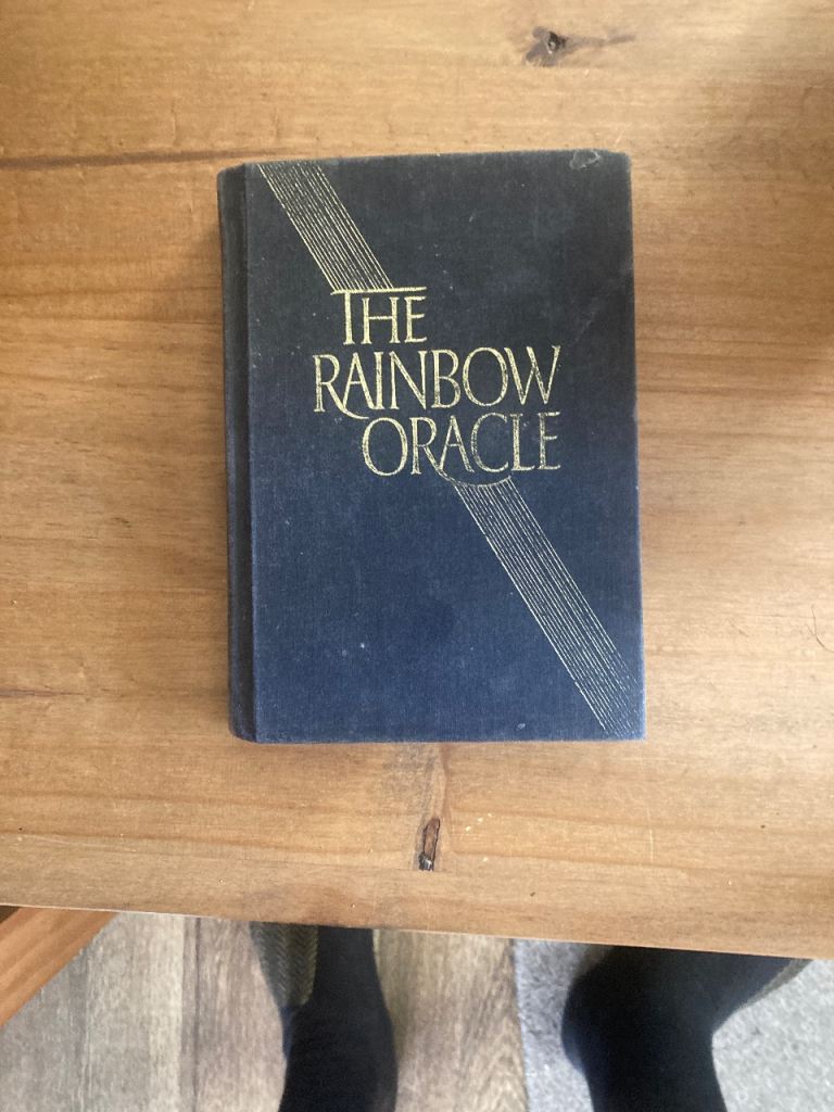 The Rainbow Oracle Book – Good Condition