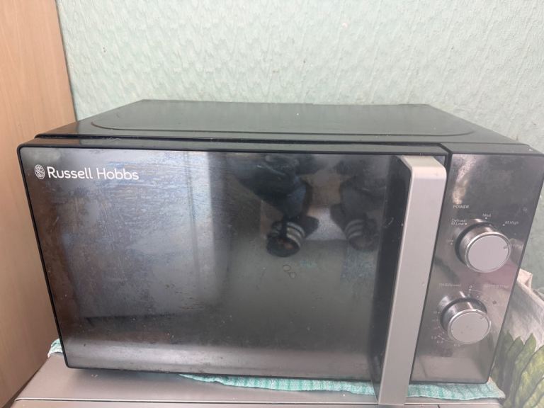 Russell Hobbs Microwave Oven RHM2061B - Good Working Order