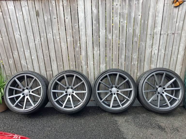 Original Vossen 21in Alloy Wheels and Tyres