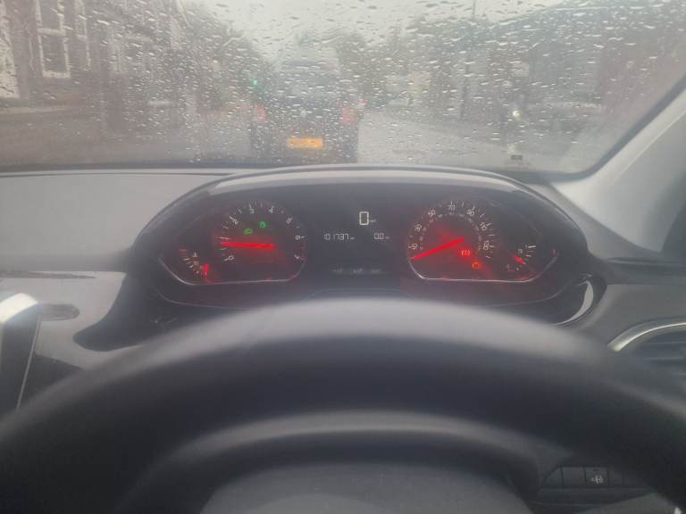 Peugeot, 208, Hatchback, 2014, Manual, 1199 (cc), 5 doors