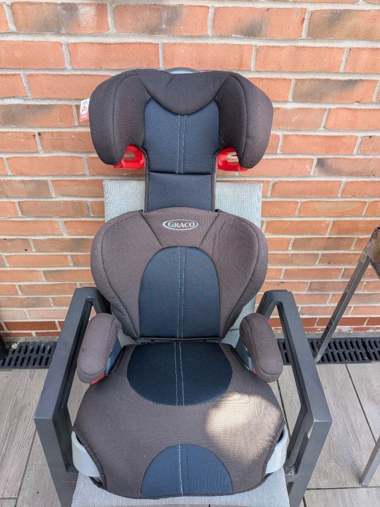 Graco Car Seat – Brown & Black Fabric, Good Condition