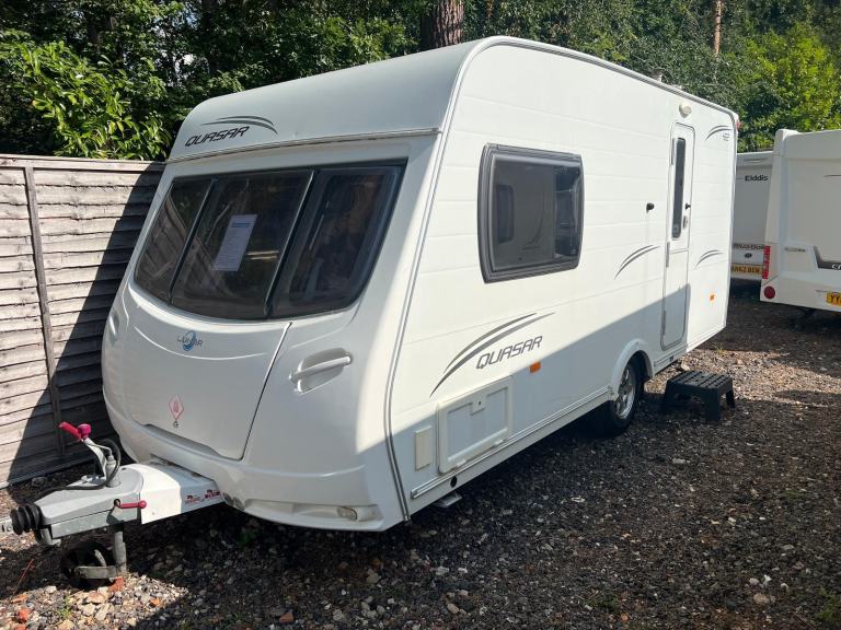 Lunar QUASAR 462 - 2010 - 2 BERTH - END KITCHEN - MOTOR MOVER