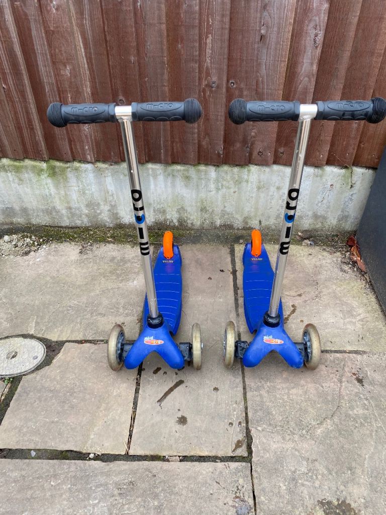 2x mini micro classic scooters 
