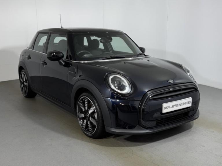 MINI HATCHBACK 1.5 Cooper Exclusive Premium 5dr Auto