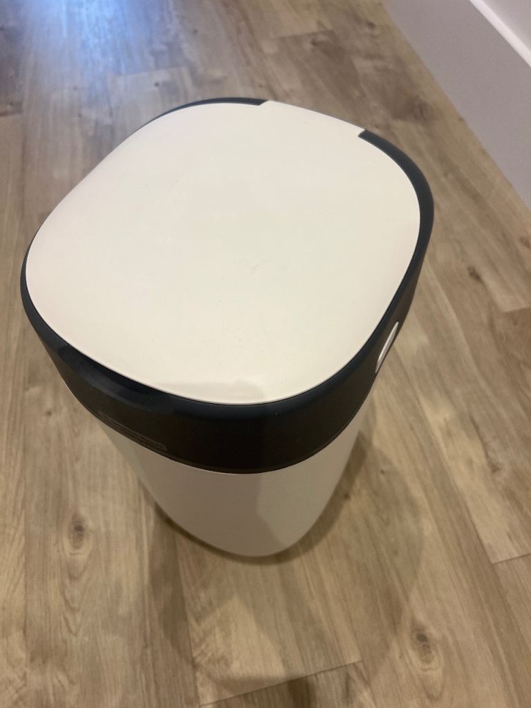 Tommee Tippee Twist & Click Advanced Nappy Bin