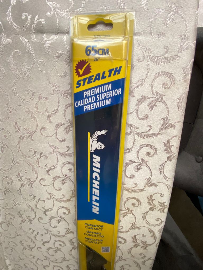 image for New Michelin stealth wiper 65 cm .