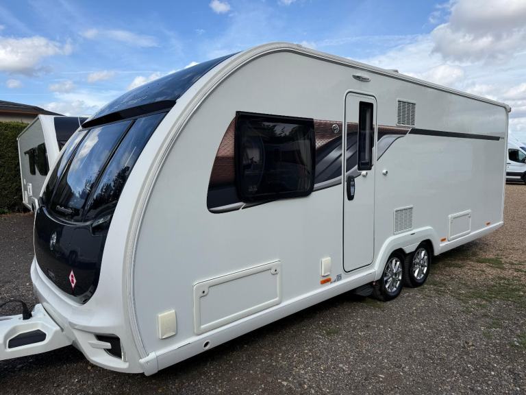 Swift Challenger 645 Alde twin axel fixed bed caravan 