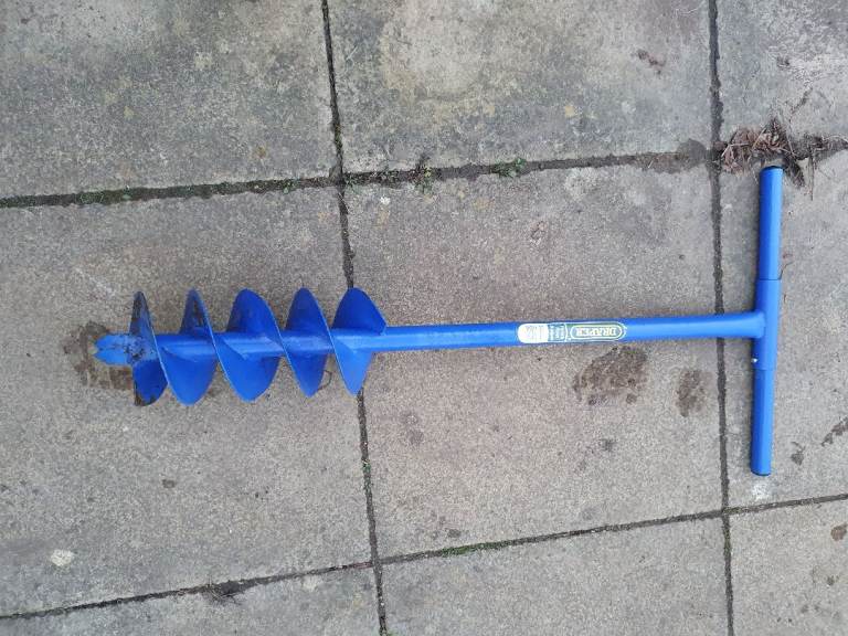 Fence Post Auger in excellent condition.