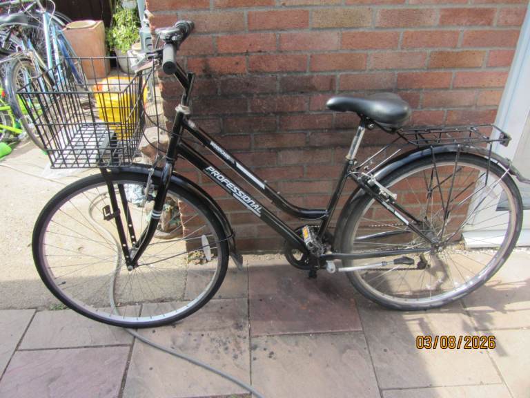 Professional Ladies City Bike, 6 Speed, with Front Basket