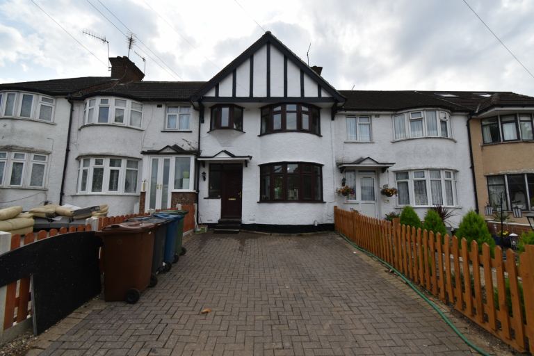 3 bedroom house in South Harrow, HA2
