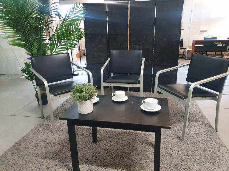 Pre-owned Thonet leather stacking conference boardroom meeting chairs Black x3