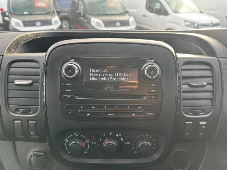 2017 Vauxhall Vivaro 1.6 CDTi 2900 BiTurbo ecoTEC Sportive Crew Van L2 H1 Euro 6 (s/s) 5dr (6 Se ...