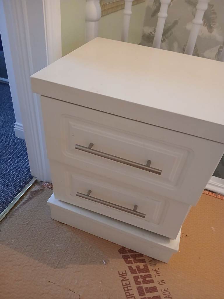 White 2 drawer bedside cabinet