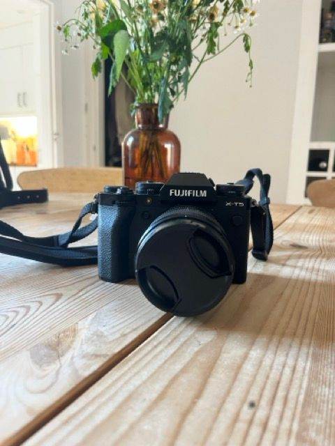 Fujifilm X-T5 and XF 16-50mm lens