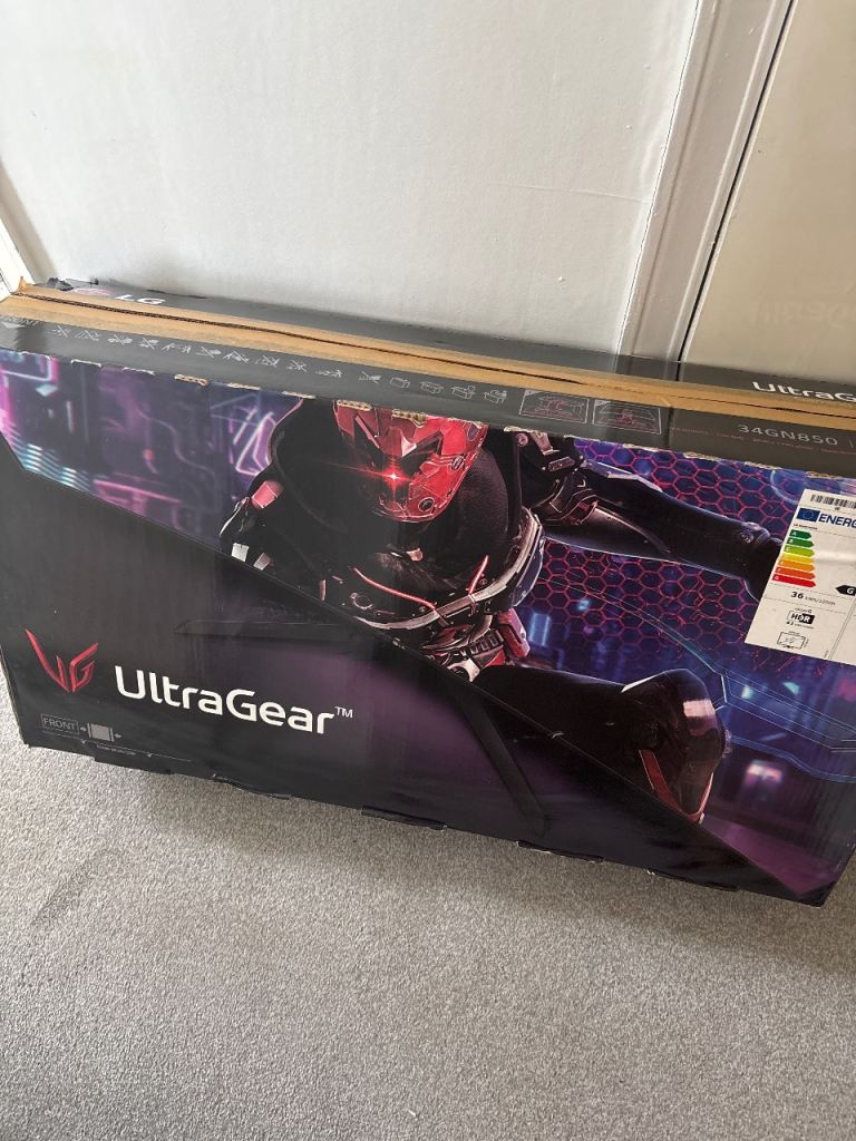 LG ultra gear curved gaming monitor 34’ 3440x1440 144Hz