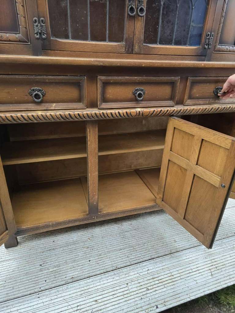Vintage Old Charm Dresser/Sideboard 