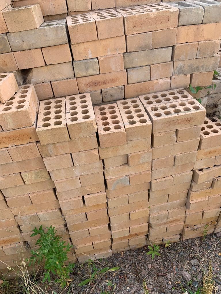 Used Bricks for Sale – Building Materials