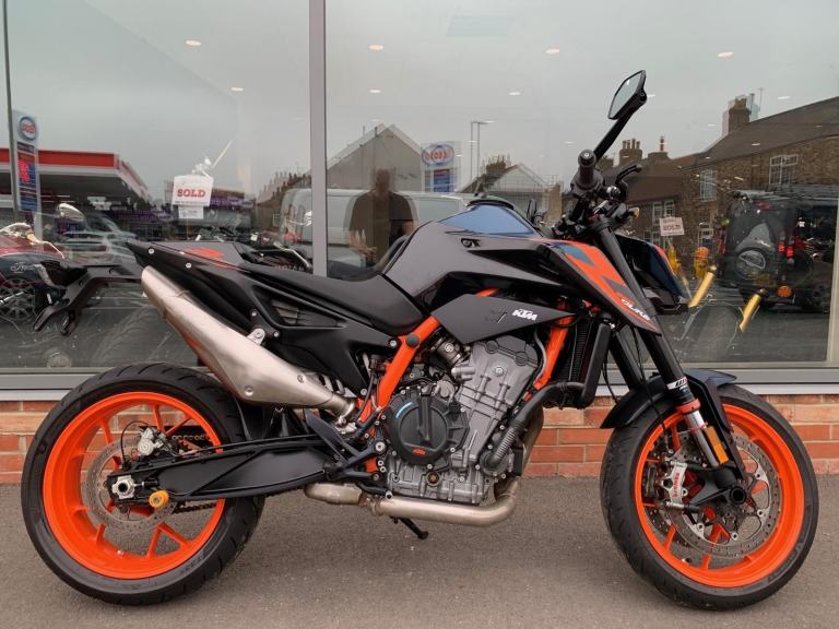 KTM 890 DUKE R - 1 OWNER - TECH PACK - HEATED GRIPS