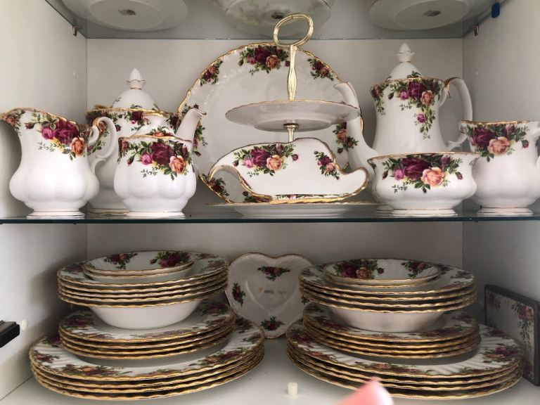 Royal Albert Old Country Roses Fine Bone China Dinner Set & Collection 