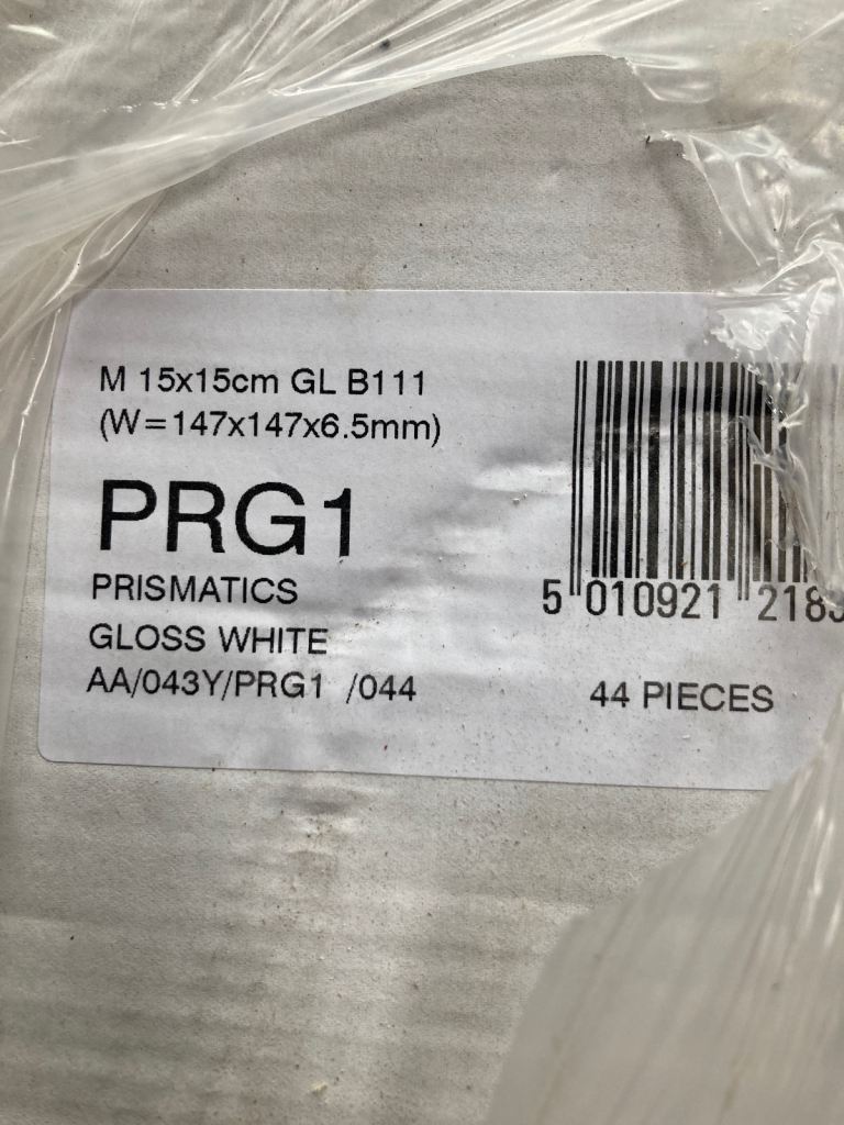 Gloss white 150mm x150 mm tiles