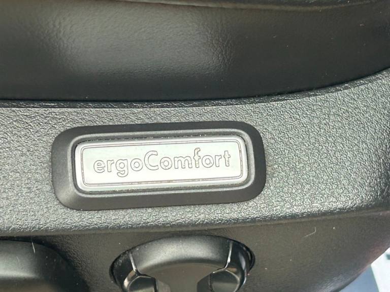 2020 20 VOLKSWAGEN PASSAT 2.0 TDI EVO R-LINE ESTATE 5DR DIESEL MANUAL EURO 6 (S/