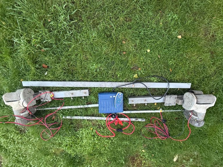 Caravan motor mover