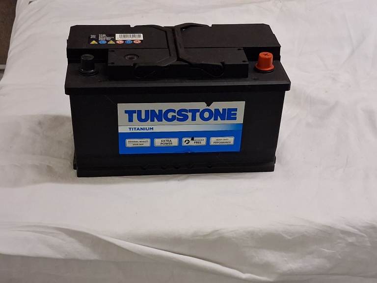 12 Volt Tungstone titanum 80 amp hr car battery.