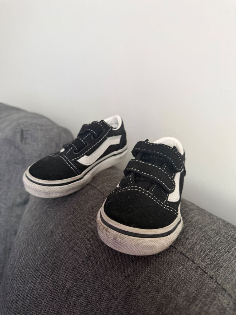 Vans Old Skool Toddler Shoes – Black, Good Condition