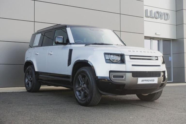 LAND ROVER DEFENDER 3.0 D300 X-Dynamic SE 110 5dr Auto