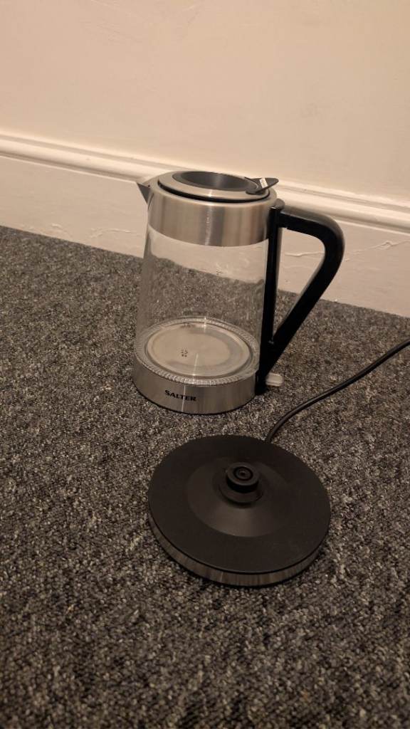Salter colour changing glass kettle 