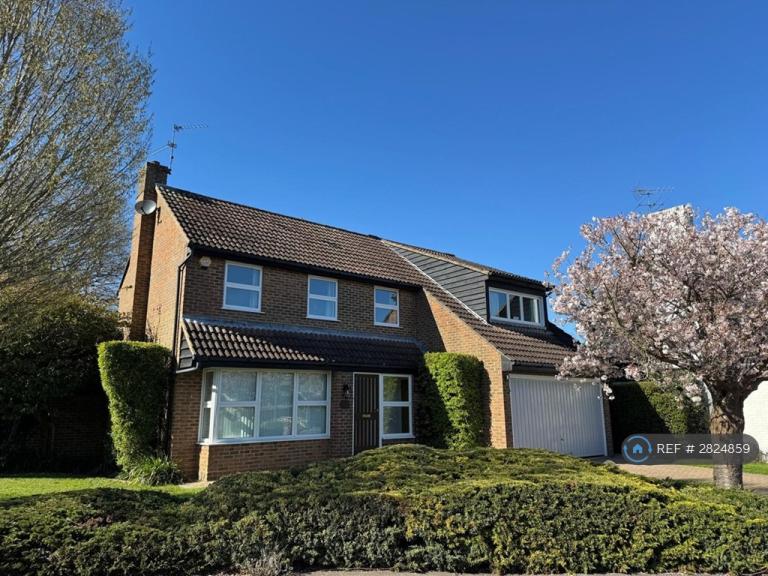 3 bedroom house in East Horsley, East Horsley, KT24 (3 bed) (#2824859)