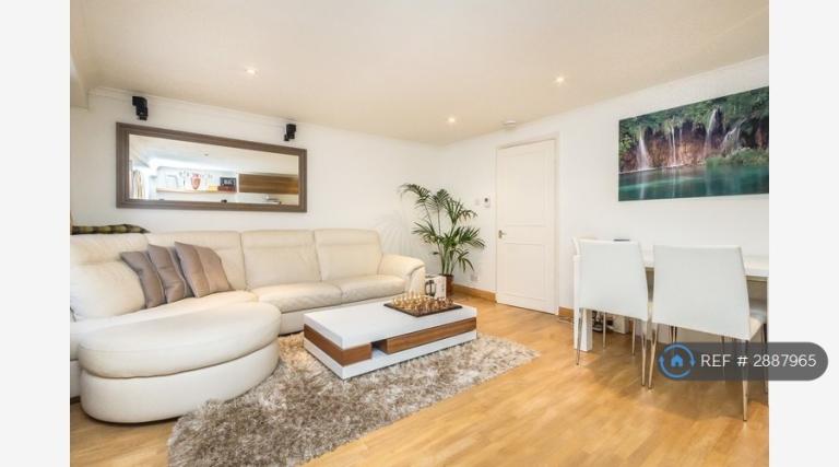 2 bedroom flat in Westbourne Grove Terrace, London, W2 (2 bed) (#2887965)