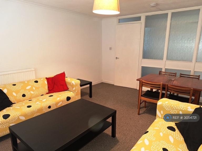 2 bedroom flat in Bridge Of Allan, Bridge Of Allan, Stirling, FK9 (2 bed) (#3054721)