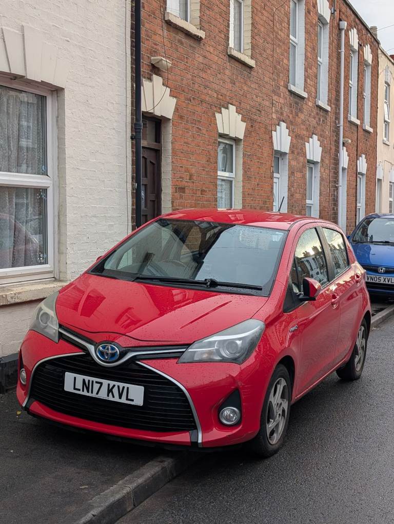 image for Automatic Toyota YARIS Hybrid 2017 5 doors