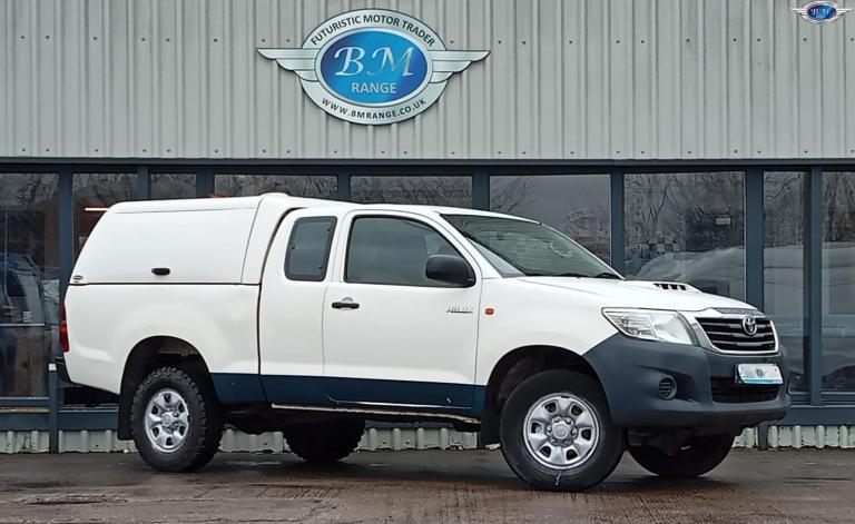 image for TOYOTA HILUX 2.5 D-4D HL2 White Manual Diesel 2013
