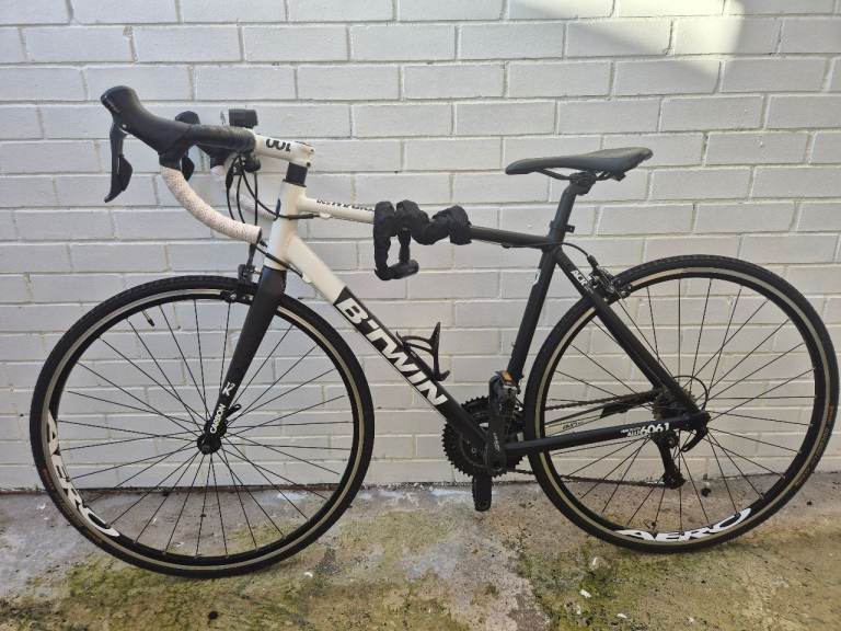 Triban Road Bike 
