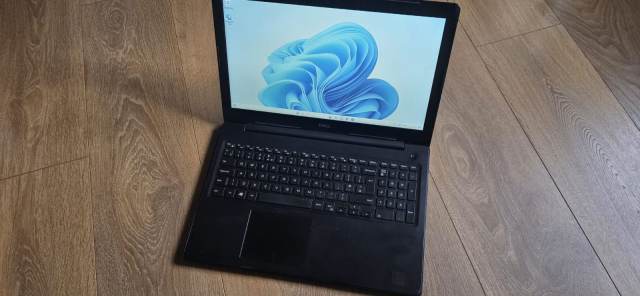 Dell Vostro 3591 laptop 15.6inch Intel i5-1035G1 Quad core 10th